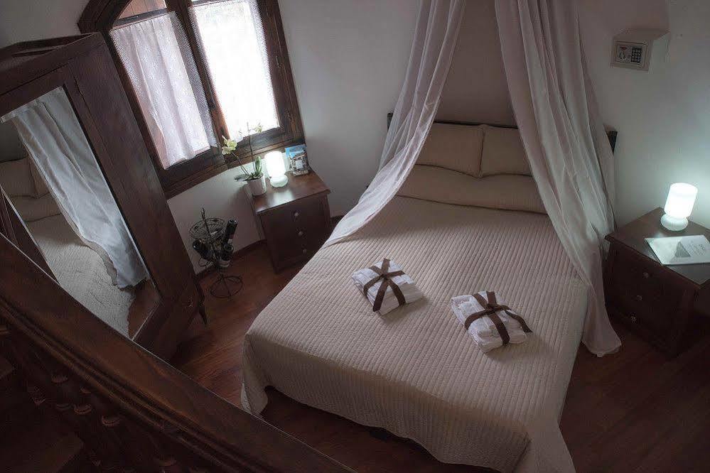 Valguarnera Caropepe Castello Bed & Breakfast エクステリア 写真