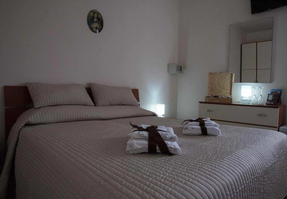 Valguarnera Caropepe Castello Bed & Breakfast エクステリア 写真